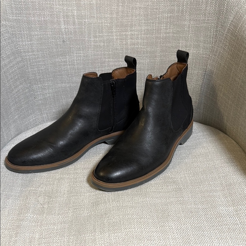 Steve Madden charcoal grey Chelsea boots